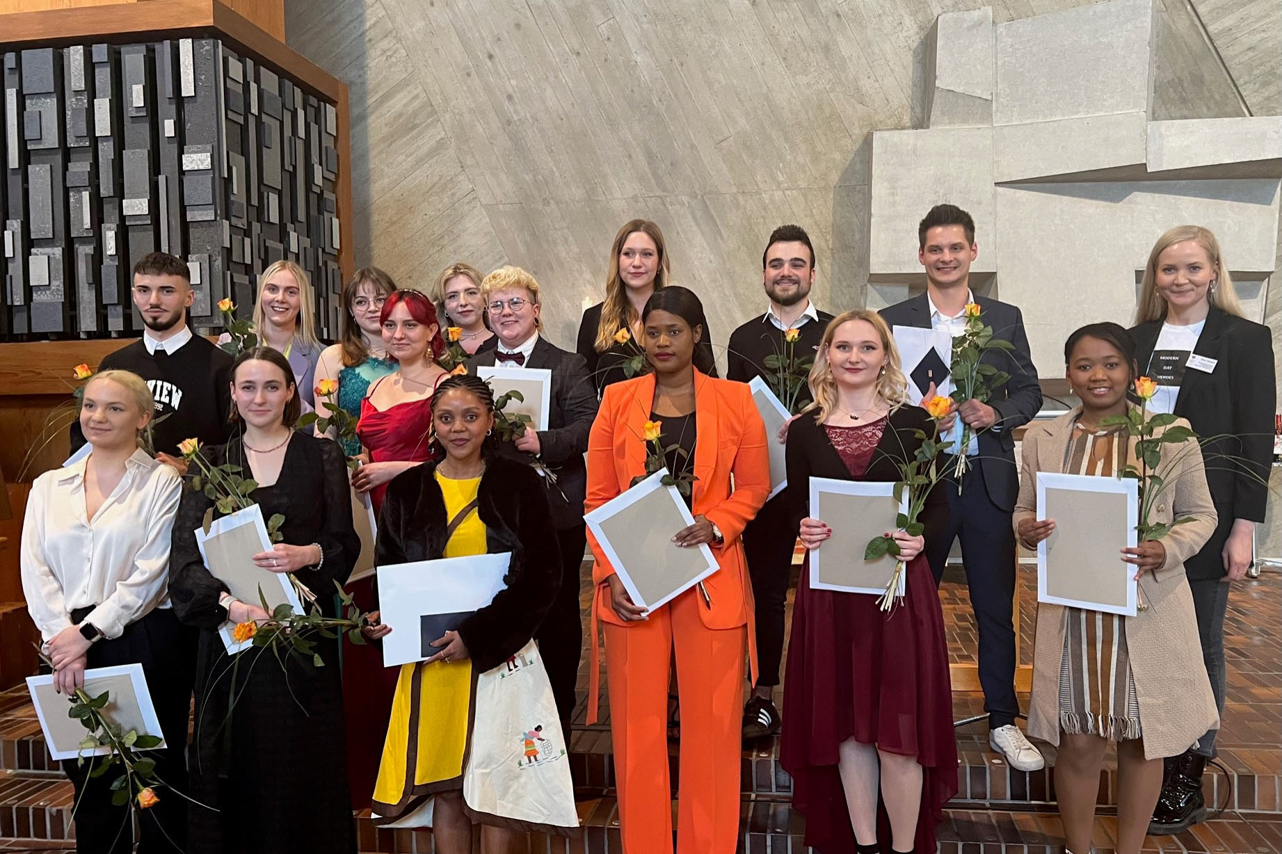 Erster Generalistikkurs feiert das Examen! 